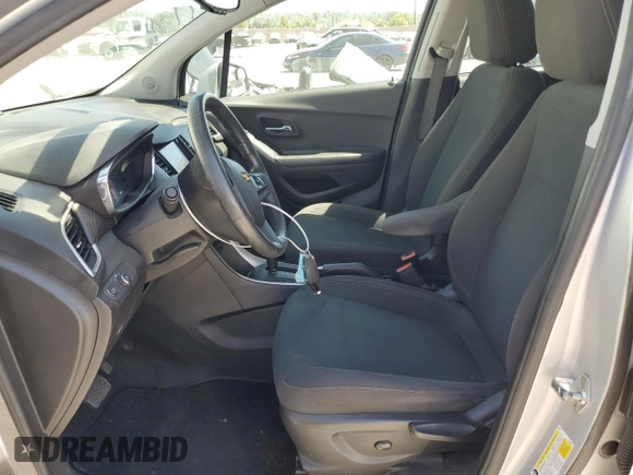 2020 Chevrolet Trax LS with VIN KL7CJKSB0LB340114, listed as a Copart auction lot 61056535 with 42,044 mi miles and Salvage title. Bid and sale history available at DreamBid. Image 7.