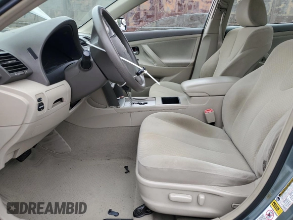 2008 Toyota Camry LE z VIN 4T4BE46K48R016122, wystawiony jako Copart lot #59758125 z przebiegiem 172 945 mil mil oraz Szkoda całkowita • Salvage title. Historia ofert i sprzedaży dostępna na DreamBid. Obrazek 7.