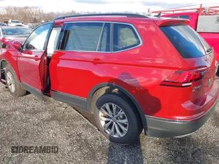 2018 Volkswagen Tiguan SEL с VIN 3VV3B7AX1JM076161, выставлен на аукционе IAAI как лот 40931210 с пробегом 106 916 миль миль и . История ставок и продаж доступна на DreamBid. Изображение 3.