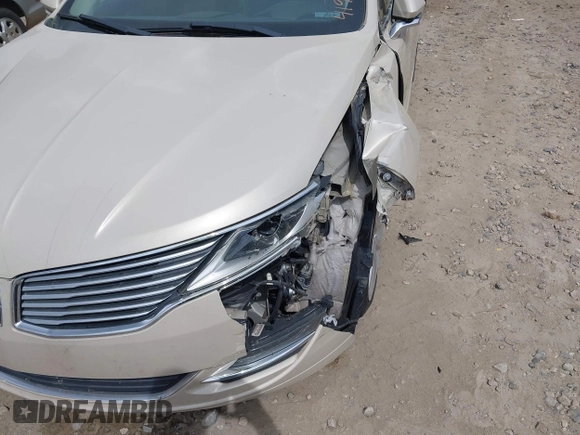 2015 Lincoln MKZ Hybrid with VIN 3LN6L2LU2FR623121, listed as a IAAI auction lot 41970272 with 209,510 mi miles. Bid and sale history available at carsss.com. Image 14.