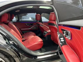 2021 Mercedes-Benz S 580 z VIN W1K6G7GBXMA027895, wystawiony jako Copart lot #57789375 z przebiegiem 104 502 mil mil oraz Tytuł czysty. Historia ofert i sprzedaży dostępna na DreamBid. Obrazek 6.