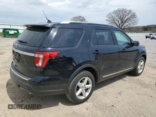 2018 Ford Explorer XLT z VIN 1FM5K7D89JGC52567, wystawiony jako Copart lot #54490555 z przebiegiem 153 763 mil mil oraz Tytuł czysty. Historia ofert i sprzedaży dostępna na DreamBid. Obrazek 3.