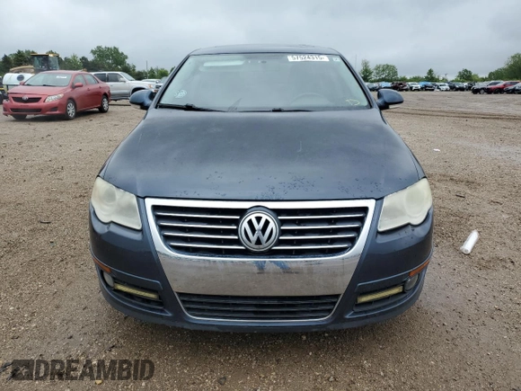 2007 Volkswagen Passat Wolfsburg Edition z VIN WVWAK73C47P140065, wystawiony jako Copart lot #57524315 z przebiegiem 189 924 mil mil oraz Szkoda całkowita • Salvage title. Historia ofert i sprzedaży dostępna na DreamBid. Obrazek 5.