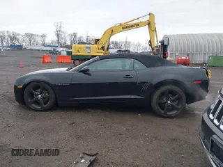2013 Chevrolet Camaro LT z VIN 2G1FC3D32D9205069, wystawiony jako IAAI lot #41931863 z przebiegiem 75 244 mil mil oraz . Historia ofert i sprzedaży dostępna na DreamBid. Obrazek 15.