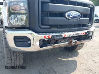 2011 Ford F-350 z VIN 1FT7X3B61BEB42800, wystawiony jako IAAI lot #42442261 z przebiegiem 180 320 mil mil oraz . Historia ofert i sprzedaży dostępna na DreamBid. Obrazek 6.