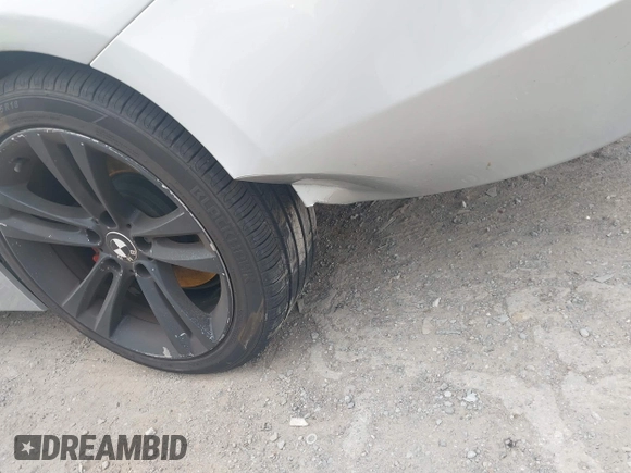 2013 BMW 3 Series 335i с VIN WBA3A9C50DF476559, выставлен на аукционе IAAI как лот 41723123 с пробегом 121 585 миль миль и . История ставок и продаж доступна на DreamBid. Изображение 6.