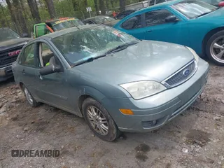 2005 Ford Focus S with VIN 1FAFP34N15W292541, listed as a IAAI auction lot 41970717 with 172,323 mi miles. Bid and sale history available at carsss.com. Image 1.