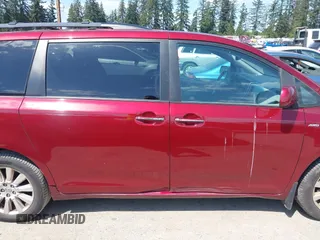 2017 Toyota Sienna XLE z VIN 5TDDZ3DC8HS174064, wystawiony jako IAAI lot #42176251 z przebiegiem 193 220 mil mil oraz . Historia ofert i sprzedaży dostępna na DreamBid. Obrazek 13.