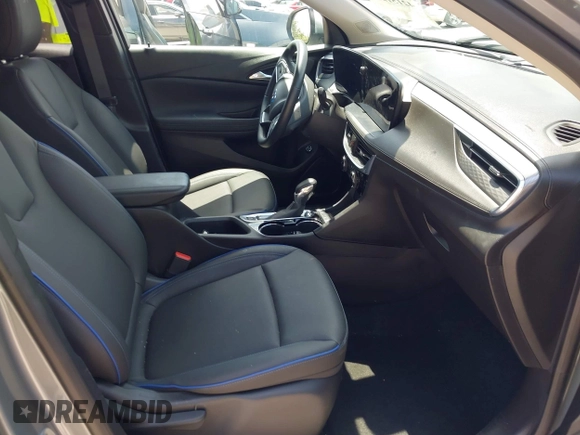 2025 Buick Encore GX Sport Touring с VIN KL4AMDSL7SB038317, выставлен на аукционе IAAI как лот 42151204 с пробегом 10 917 миль миль и . История ставок и продаж доступна на DreamBid. Изображение 5.