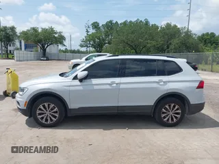 2018 Volkswagen Tiguan S с VIN 3VV1B7AX5JM097778, выставлен на аукционе IAAI как лот 42384582 с пробегом 244 180 миль миль и . История ставок и продаж доступна на DreamBid. Изображение 14.