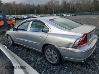 2005 Volvo S60 with VIN YV1RH592352470403, listed as a Copart auction lot 78611684 with 165,550 mi miles and Salvage Title. Bid and sale history available at carsss.com. Image 2.