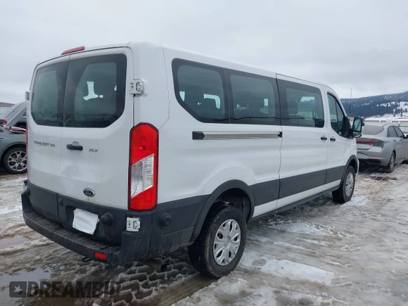 2024 Ford Transit Passenger XL z VIN 1FBAX2Y82RKA81076, wystawiony jako IAAI lot #41632808 z przebiegiem 12 438 mil mil oraz . Historia ofert i sprzedaży dostępna na DreamBid. Obrazek 4.