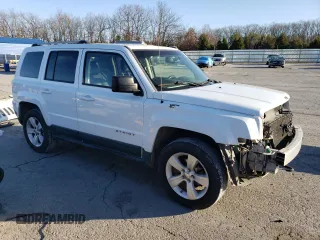2011 Jeep Patriot Latitude X with VIN 1J4NF4GB4BD239057, listed as a Copart auction lot 85320574 with 180,792 mi miles and Salvage Title. Bid and sale history available at DreamBid. Image 4.