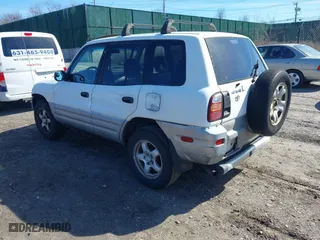 1998 Toyota RAV4 with VIN JT3GP10V9W7038486, listed as a IAAI auction lot 41778465 with 157,143 mi miles. Bid and sale history available at carsss.com. Image 3.