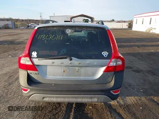 2009 Volvo XC70 3.2L z VIN YV4BZ982491062806, wystawiony jako IAAI lot #41367014 z przebiegiem Nie podano mil oraz . Historia ofert i sprzedaży dostępna na DreamBid. Obrazek 16.