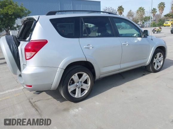 2006 Toyota RAV4 Sport with VIN JTMZK32V666001770, listed as a IAAI auction lot 41763306 with 195,448 mi miles. Bid and sale history available at carsss.com. Image 4.