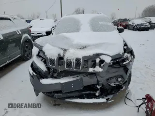 2019 Jeep Cherokee Latitude Plus with VIN 1C4PJLLX0KD403851, listed as a Copart auction lot 84743624 with Not provided miles and Salvage title. Bid and sale history available at DreamBid. Image 5.