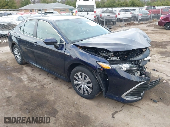 2021 Toyota Camry Hybrid LE with VIN 4T1C31AKXMU565585, listed as a IAAI auction lot 41057955 with 31,976 mi miles. Bid and sale history available at carsss.com. Image 14.