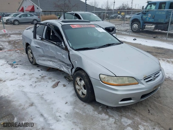 2001 Honda Accord Cpe EX with VIN 1HGCG325X1A012317, listed as a IAAI auction lot 41561617 with 191,456 mi miles. Bid and sale history available at carsss.com. Image 1.