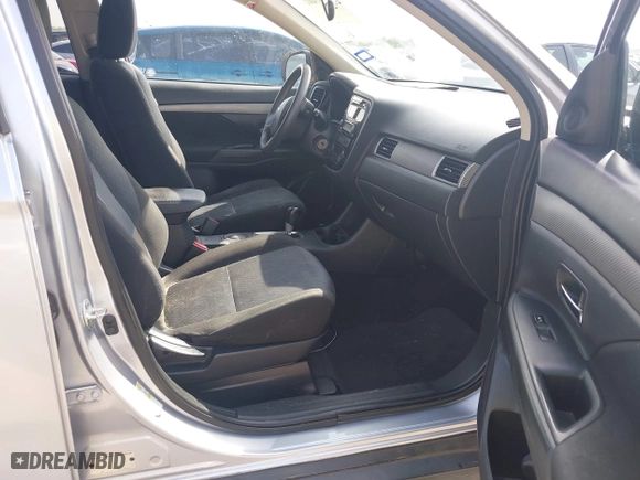 2014 Mitsubishi Outlander ES with VIN JA4AD2A35EZ004815, listed as a IAAI auction lot 41907402 with 151,497 mi miles. Bid and sale history available at carsss.com. Image 5.