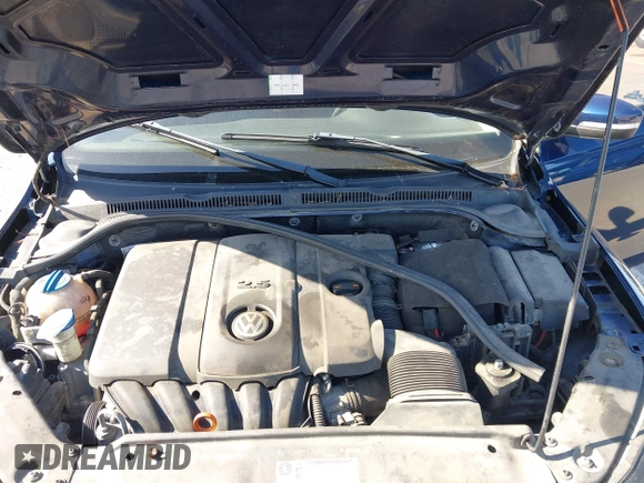 2011 Volkswagen Jetta SE with VIN 3VWDZ7AJ5BM319334, listed as a IAAI auction lot 42275321 with 111,989 mi miles and . Bid and sale history available at DreamBid. Image 10.