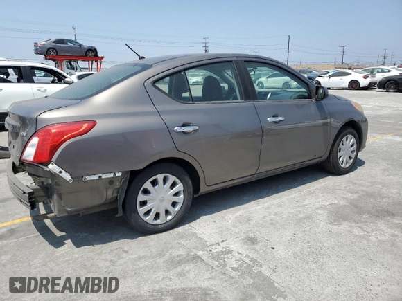 2012 Nissan Versa SV z VIN 3N1CN7AP7CL813302, wystawiony jako Copart lot #59006225 z przebiegiem 156 632 mil mil oraz Szkoda całkowita • Salvage title. Historia ofert i sprzedaży dostępna na DreamBid. Obrazek 3.