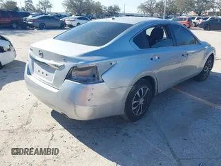 2015 Nissan Altima S with VIN 1N4AL3AP4FN304233, listed as a IAAI auction lot 41463418 with 233,084 mi miles and . Bid and sale history available at carsss.com. Image 4.