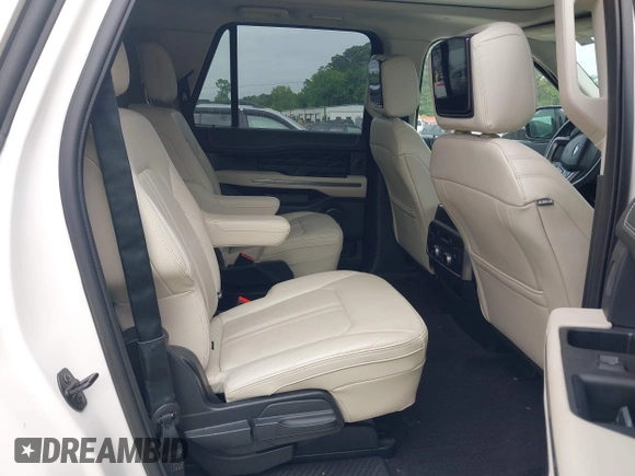 2019 Ford Expedition Max Platinum z VIN 1FMJK1MT1KEA00308, wystawiony jako IAAI lot #42299341 z przebiegiem 114 994 mil mil oraz . Historia ofert i sprzedaży dostępna na DreamBid. Obrazek 8.