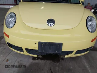 2006 Volkswagen New Beetle Coupe with VIN 3VWSR31C26M406972, listed as a IAAI auction lot 41493997 with 222,115 mi miles. Bid and sale history available at carsss.com. Image 6.