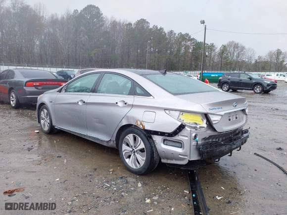 2013 Hyundai Sonata Hybrid with VIN KMHEC4A44DA077276, listed as a IAAI auction lot 41752360 with 62,700 mi miles. Bid and sale history available at carsss.com. Image 3.