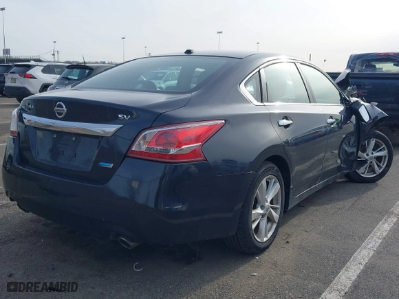 2013 Nissan Altima 2.5 SV with VIN 1N4AL3AP2DC106453, listed as a IAAI auction lot 41613630 with 142,659 mi miles. Bid and sale history available at carsss.com. Image 4.