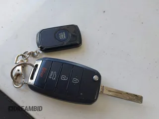 2015 Kia Optima LX z VIN KNAGM4A79F5528215, wystawiony jako IAAI lot #42317163 z przebiegiem 215 395 mil mil oraz . Historia ofert i sprzedaży dostępna na DreamBid. Obrazek 11.
