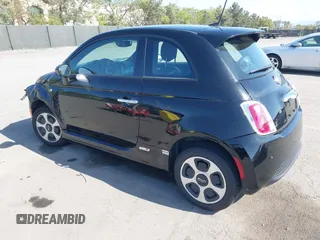 2017 FIAT 500e z VIN 3C3CFFGE9HT575748, wystawiony jako IAAI lot #42131492 z przebiegiem 74 713 mil mil oraz . Historia ofert i sprzedaży dostępna na DreamBid. Obrazek 3.
