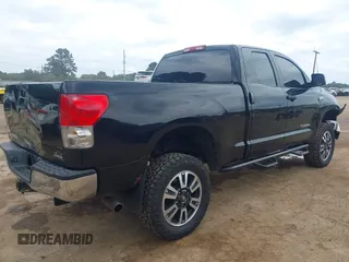 2008 Toyota Tundra z VIN 5TBBV54168S522904, wystawiony jako IAAI lot #42144836 z przebiegiem 190 610 mil mil oraz . Historia ofert i sprzedaży dostępna na DreamBid. Obrazek 4.