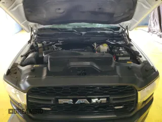 2022 Ram 2500 Tradesman z VIN 3C6UR5HJ9NG298656, wystawiony jako Copart lot #57645875 z przebiegiem 100 101 mil mil oraz Czysty tytuł • Clean title. Historia ofert i sprzedaży dostępna na DreamBid. Obrazek 11.