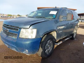 2010 Chevrolet Tahoe LT z VIN 1GNUKBE07AR213502, wystawiony jako IAAI lot #41796949 z przebiegiem 267 196 mil mil oraz . Historia ofert i sprzedaży dostępna na DreamBid. Obrazek 17.