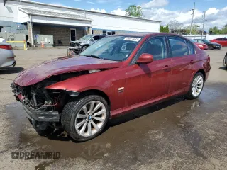 2011 BMW 3 Series 328i xDrive z VIN WBAPK5C5XBF123721, wystawiony jako Copart lot #56071445 z przebiegiem 137 242 mil mil oraz Szkoda całkowita • Salvage title. Historia ofert i sprzedaży dostępna na DreamBid. Obrazek 1.