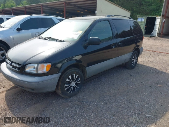 2000 Toyota Sienna LE with VIN 4T3ZF13C4YU193360, listed as a IAAI auction lot 42082985 with 337,131 mi miles and . Bid and sale history available at DreamBid. Image 2.