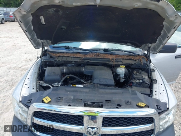 2018 Ram 1500 Express z VIN 3C6RR6KG4JG252350, wystawiony jako IAAI lot #42537585 z przebiegiem 202 104 mil mil oraz . Historia ofert i sprzedaży dostępna na DreamBid. Obrazek 10.