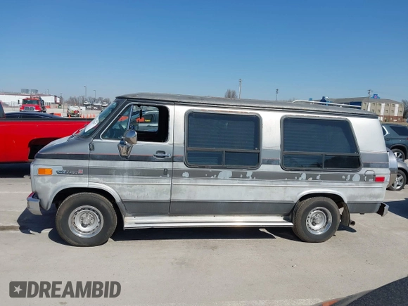 1989 GMC Vandura z VIN 1GDEG25KXK7519540, wystawiony jako IAAI lot #41771047 z przebiegiem 638 734 mil mil oraz . Historia ofert i sprzedaży dostępna na DreamBid. Obrazek 14.