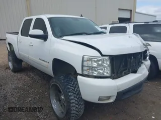 2008 Chevrolet Silverado 1500 LTZ with VIN 2GCEK13M581135446, listed as a IAAI auction lot 41487589 with 261,705 mi miles. Bid and sale history available at carsss.com. Image 1.
