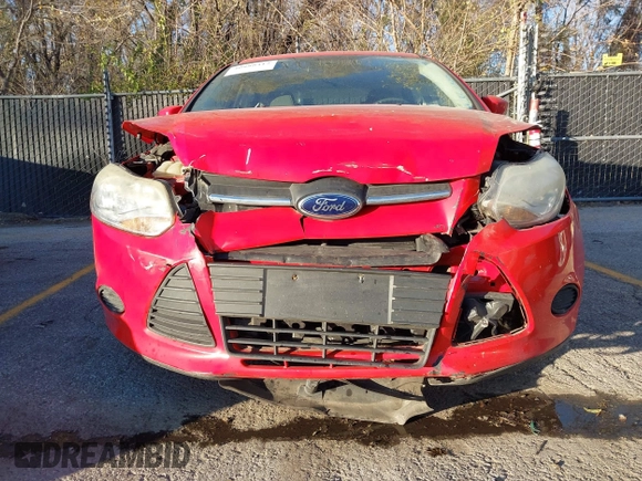 2013 Ford Focus SE z VIN 1FADP3F22DL311706, wystawiony jako IAAI lot #40888412 z przebiegiem 136 876 mil mil oraz . Historia ofert i sprzedaży dostępna na DreamBid. Obrazek 6.