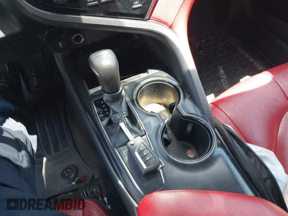 2019 Toyota Camry LE z VIN 4T1B11HK6KU754349, wystawiony jako IAAI lot #42262271 z przebiegiem 77 312 mil mil oraz . Historia ofert i sprzedaży dostępna na DreamBid. Obrazek 11.