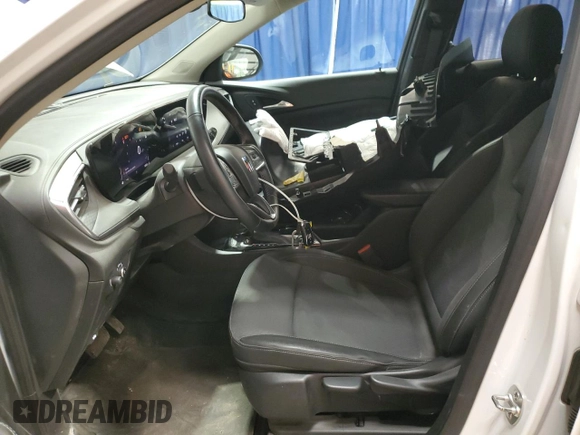 2024 Buick Encore GX Preferred z VIN KL4AMBS25RB158008, wystawiony jako Copart lot #61909735 z przebiegiem 10 933 mil mil oraz Czysty tytuł • Clean title. Historia ofert i sprzedaży dostępna na DreamBid. Obrazek 7.