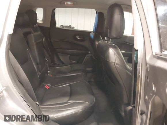 2018 Jeep Compass Latitude with VIN 3C4NJCBB3JT408614, listed as a IAAI auction lot 41301493 with 92,647 mi miles. Bid and sale history available at carsss.com. Image 8.
