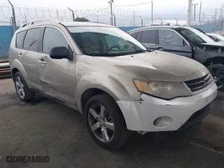 2008 Mitsubishi Outlander XLS with VIN JA4MS41X08Z011693, listed as a IAAI auction lot 42072843 with 288,760 mi miles. Bid and sale history available at carsss.com. Image 1.
