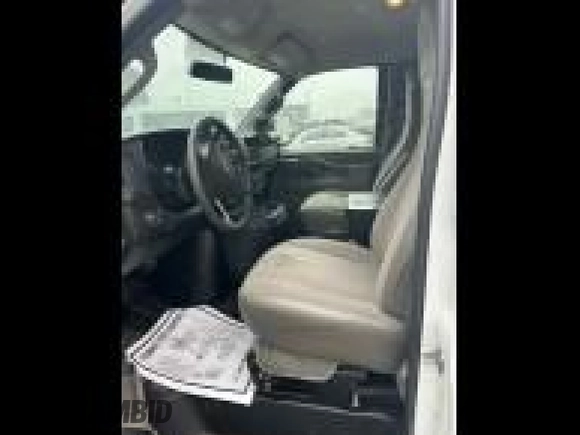 2017 Chevrolet Express Cargo z VIN 1GCWGAFF3H1158281, wystawiony jako IAAI lot #42566227 z przebiegiem 212 348 mil mil oraz . Historia ofert i sprzedaży dostępna na DreamBid. Obrazek 30.