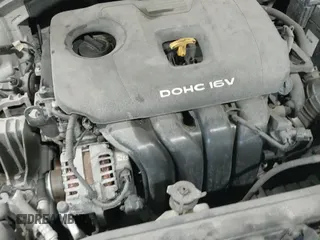 2017 Hyundai Elantra SE z VIN KMHD84LF3HU396099, wystawiony jako IAAI lot #41271998 z przebiegiem 81 633 mil mil oraz . Historia ofert i sprzedaży dostępna na DreamBid. Obrazek 22.