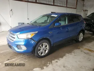 2017 Ford Escape SE z VIN 1FMCU9GD5HUD45474, wystawiony jako Copart lot #51046795 z przebiegiem 121 996 mil mil oraz Szkoda całkowita • Salvage title. Historia ofert i sprzedaży dostępna na DreamBid. Obrazek 1.