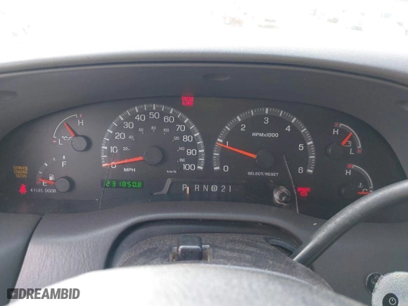 2001 Ford F-150 SuperCrew XLT with VIN 1FTRW07W41KE26988, listed as a IAAI auction lot 41656172 with NaN miles. Bid and sale history available at carsss.com. Image 7.
